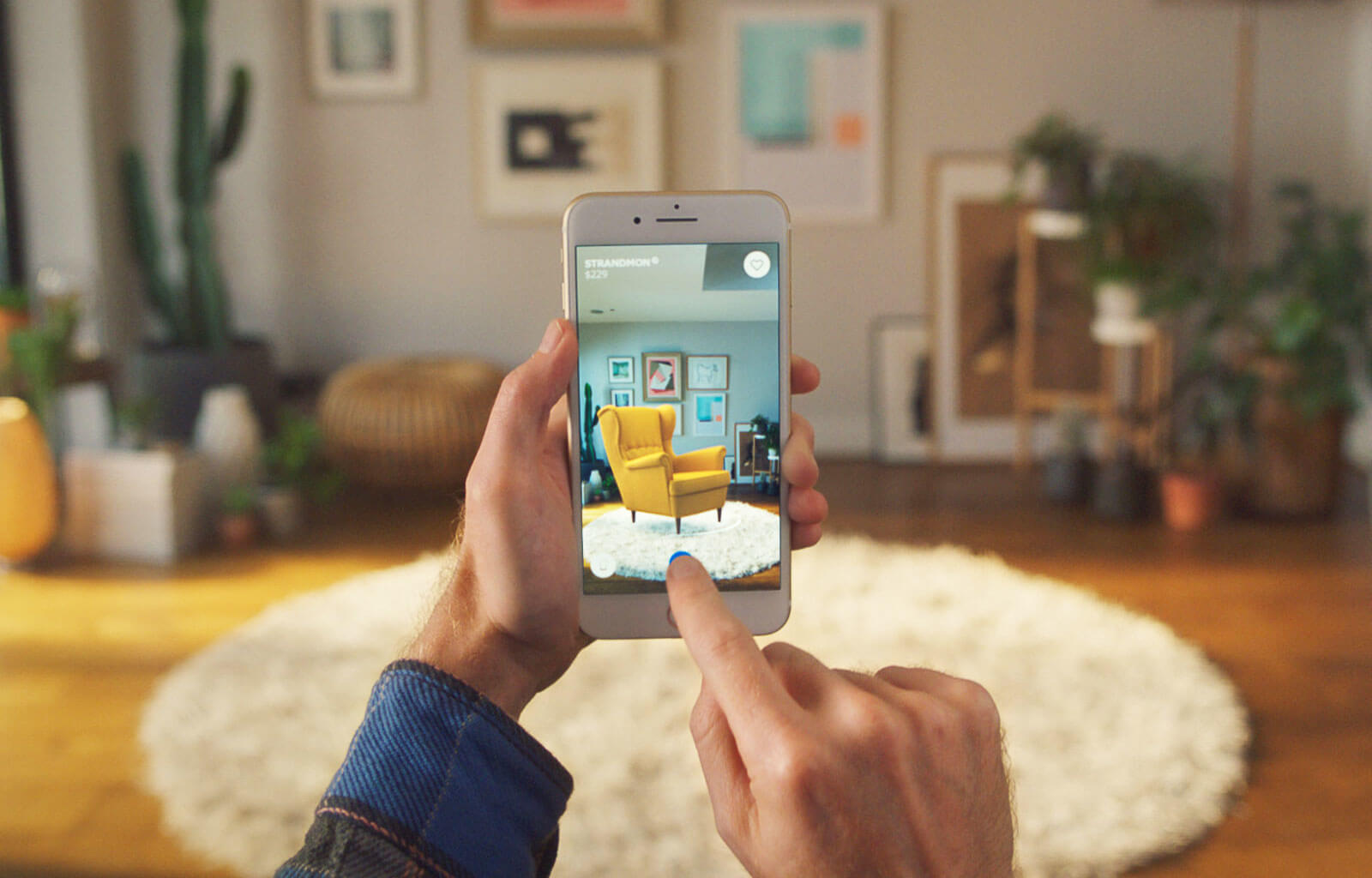 De ikea Place Android App met een virtuele stoel in een woonkamer